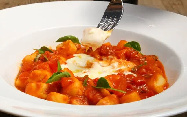 Nhoque ao molho de tomate