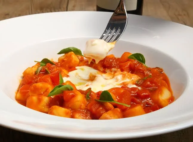 Nhoque ao molho de tomate