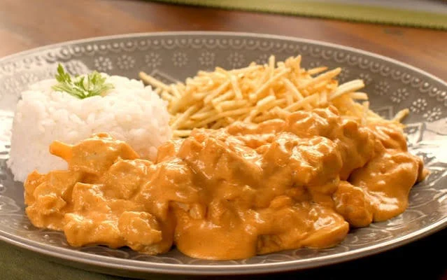 Strogonoff de Frango